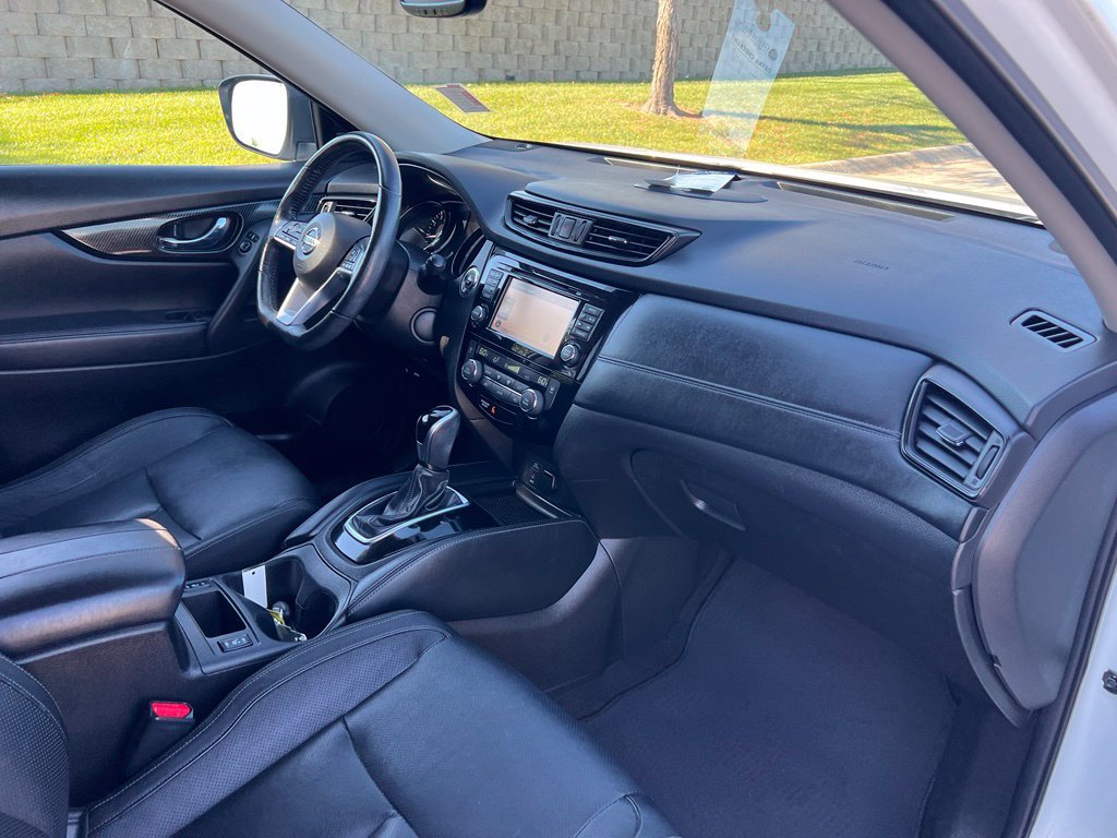 Used 2017 Nissan Rogue SL w/ SL Premium Package AWD/4WD image 26