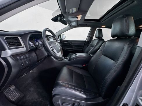 Used 2018 Toyota Highlander Limited image 15