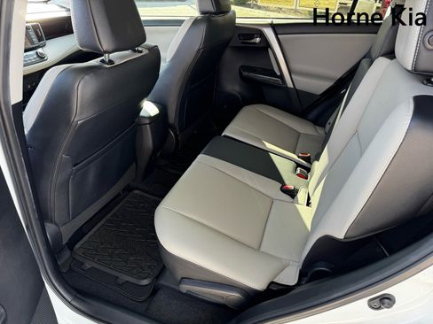 Used 2017 Toyota RAV4 Platinum image 11