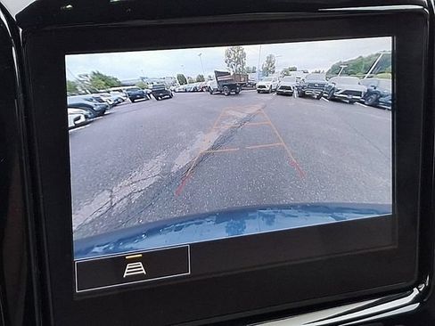Used 2023 Chevrolet Traverse LT AWD/4WD image 13