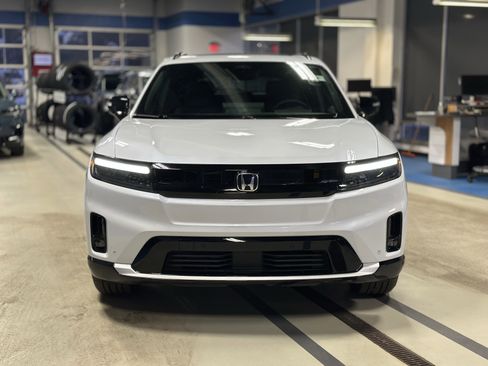 New 2026 Honda Prologue Touring image 2