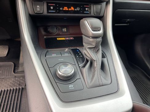 Used 2024 Toyota RAV4 Limited w/ Advanced Technology Package image 14