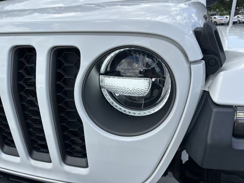 Used 2020 Jeep Gladiator Rubicon AWD/4WD image 6