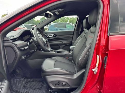 New 2026 Jeep Compass Trailhawk AWD/4WD image 3