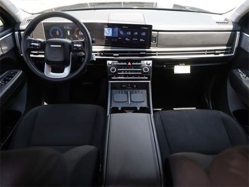 Certified 2025 Hyundai Santa Fe SE w/ Tow & Go Package image 25