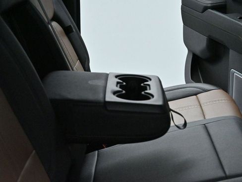 Used 2023 Chevrolet Silverado 1500 High Country w/ Technology Package AWD/4WD image 36