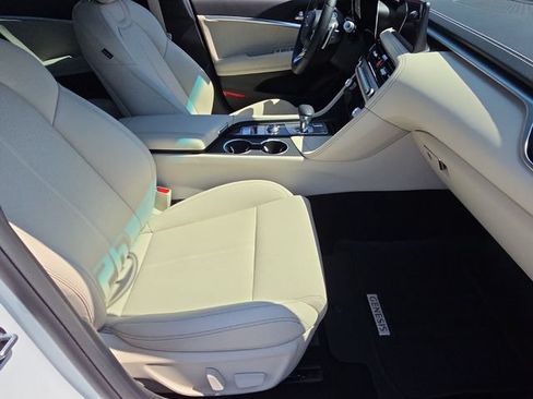 Used 2026 Genesis G70 2.5T RWD image 19