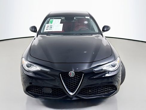 Used 2019 Alfa Romeo Giulia w/ Quick Order Package 22K Sport image 2