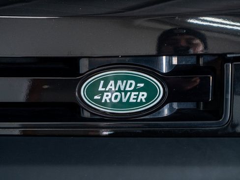 Used 2022 Land Rover Defender 110 X-Dynamic SE image 19