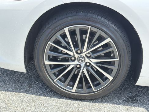Used 2024 Lexus ES 350 w/ Premium Package FWD image 35