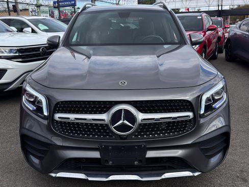 Used 2021 Mercedes-Benz GLB 250 4MATIC image 2