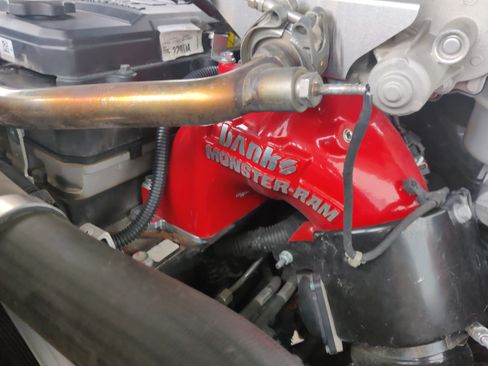 Used 2021 RAM 2500 Laramie w/ Night Edition image 32