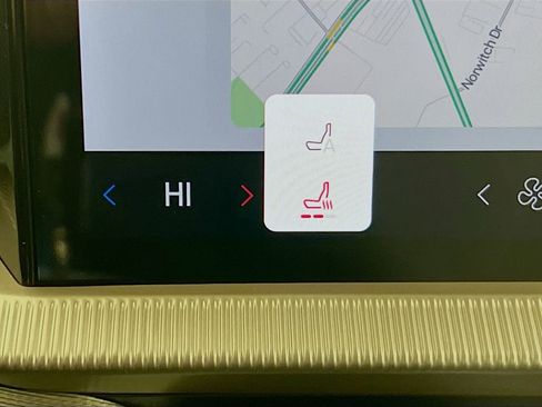 Used 2025 Ford Explorer Active image 25