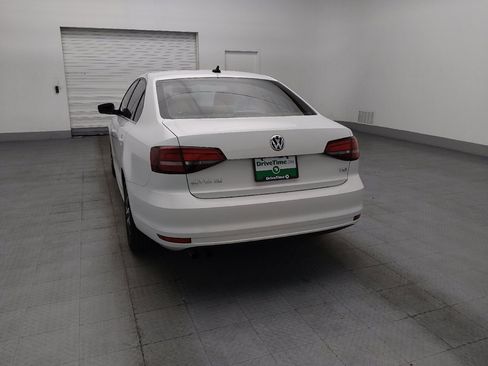 Used 2017 Volkswagen Jetta SE FWD image 6