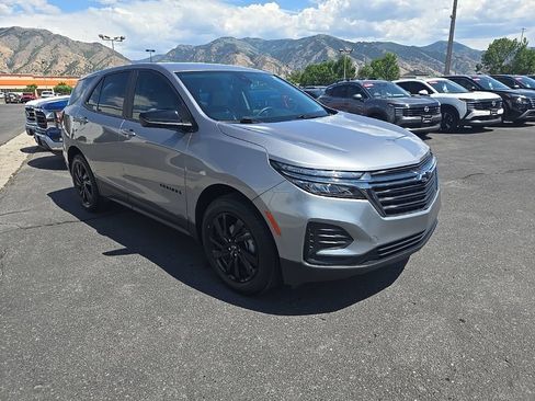Used 2024 Chevrolet Equinox LS w/ Sport Edition AWD/4WD image 3