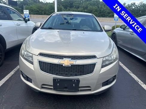 Used 2012 Chevrolet Cruze LT FWD image 2