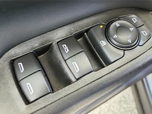 Used 2024 Chevrolet Equinox LT w/ LPO, Floor Liner Package FWD image 31
