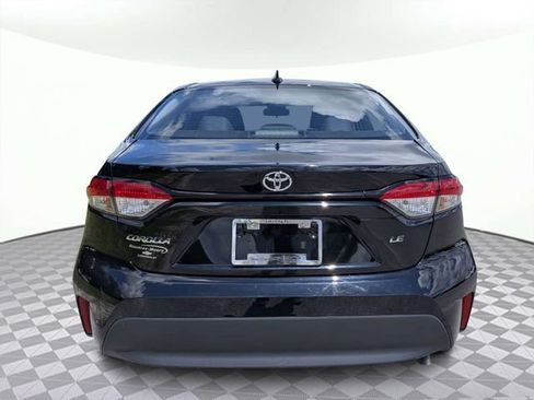 Used 2025 Toyota Corolla LE FWD image 5