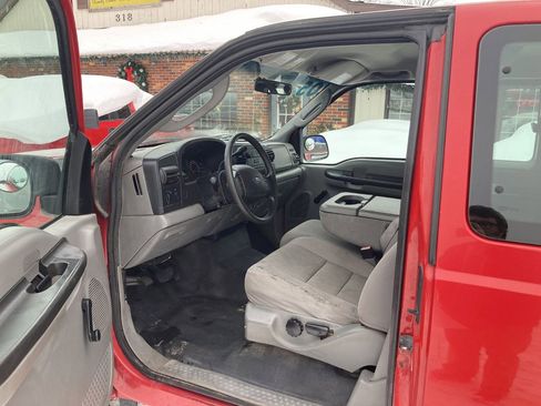 Used 2005 Ford F250 2WD SuperCab Super Duty image 6