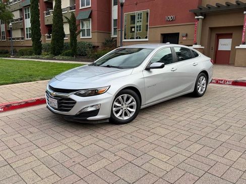 Used 2020 Chevrolet Malibu LT FWD image 2