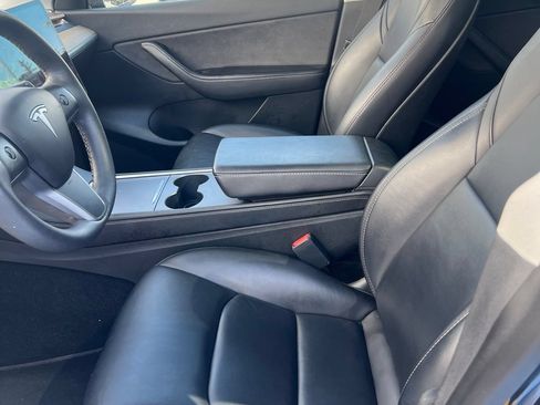 Used 2021 Tesla Model Y Long Range AWD/4WD image 9