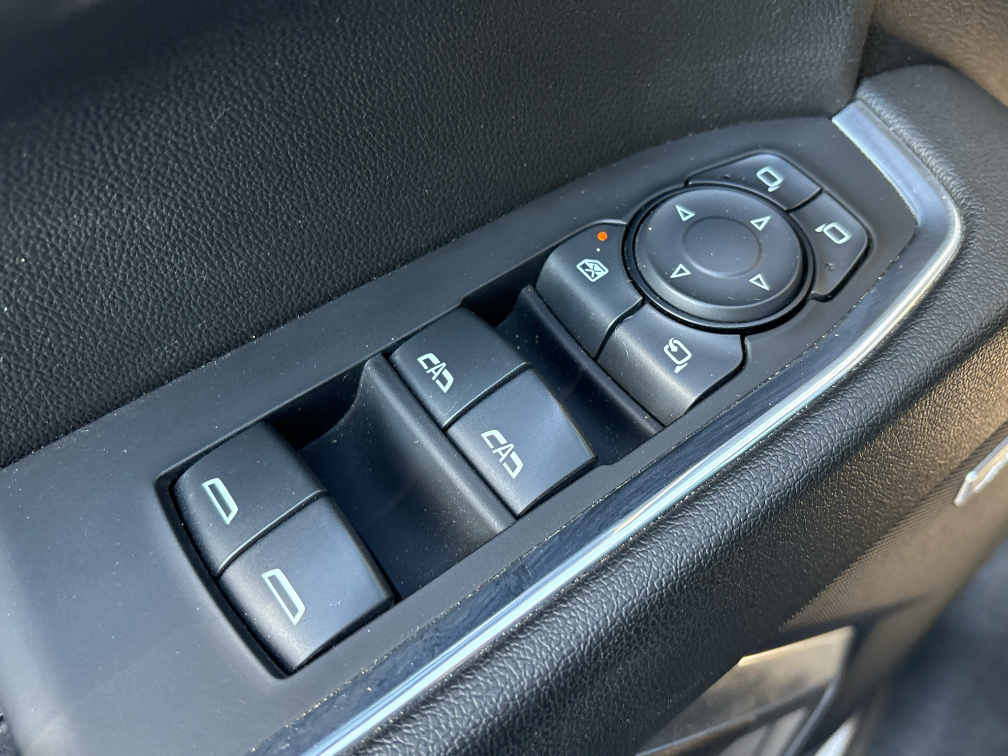 Used 2024 Chevrolet Silverado 1500 LTZ w/ LTZ Convenience Package II AWD/4WD image 27