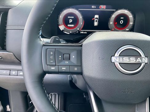 Used 2026 Nissan Pathfinder Platinum FWD image 24