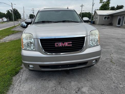 Used 2007 GMC Yukon SLT w/ SLT Preferred Equipment Group AWD/4WD image 2