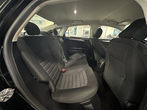 Used 2020 Ford Fusion SE FWD image 16
