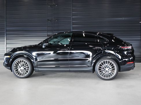 Used 2022 Porsche Cayenne Coupe image 2