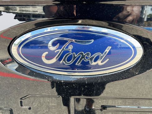 Used 2023 Ford F150 Lariat w/ Trailer Tow Package RWD image 11