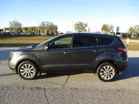 Used 2017 Ford Escape Titanium image 4