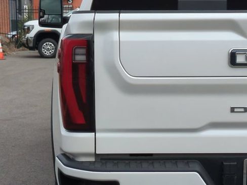Used 2025 GMC Sierra 2500 Denali Ultimate AWD/4WD image 49