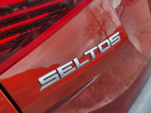 Used 2022 Kia Seltos S image 12