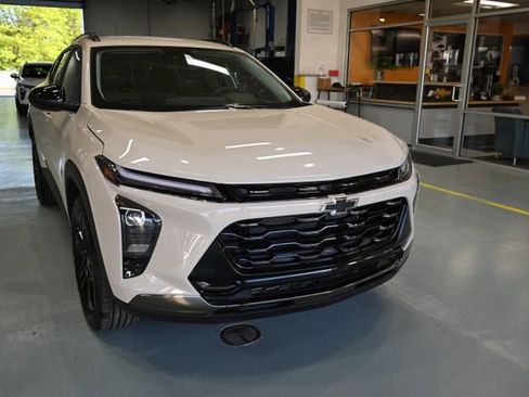 New 2026 Chevrolet Trax ACTIV w/ Driver Confidence Package FWD image 3