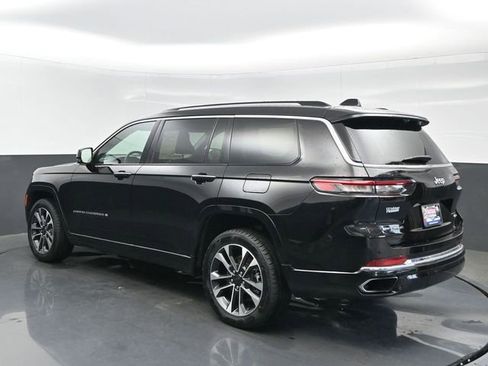 Used 2021 Jeep Grand Cherokee L Overland w/ Luxury Tech Group IV AWD/4WD image 3