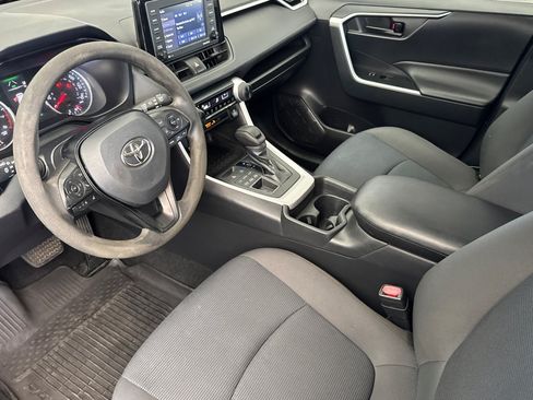 Used 2021 Toyota RAV4 LE AWD/4WD image 9