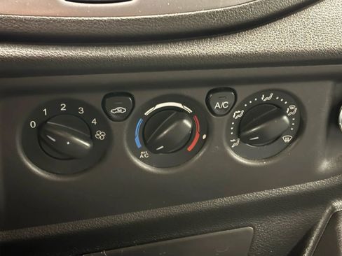 Used 2015 Ford Transit 350 XLT image 38