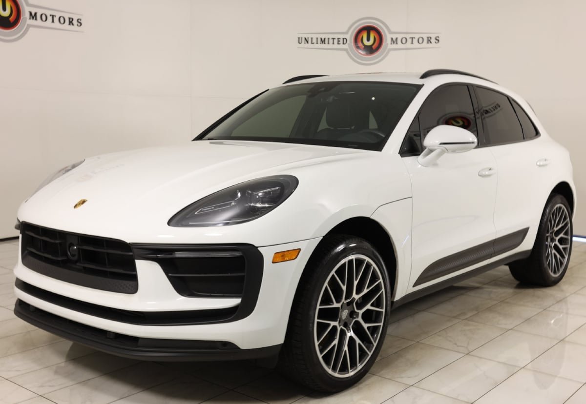 Used 2023 Porsche Macan AWD/4WD image 34