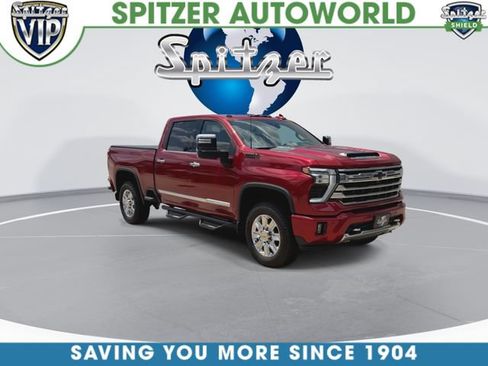 Used 2024 Chevrolet Silverado 2500 High Country w/ High Country Premium Package AWD/4WD image 3