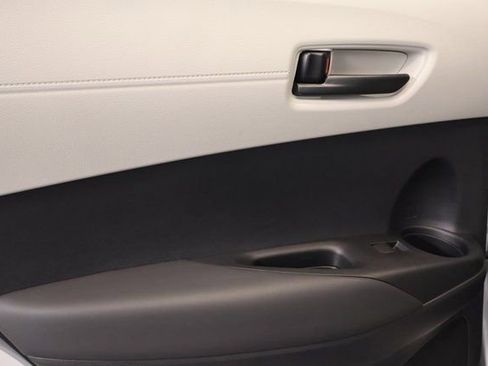 New 2026 Toyota Corolla Cross L image 25