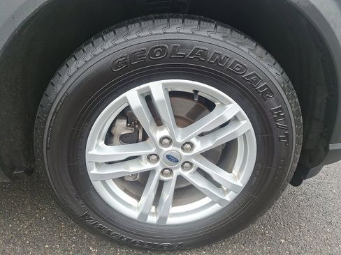 Certified 2021 Ford Explorer XLT w/ Equipment Group 202A image 8