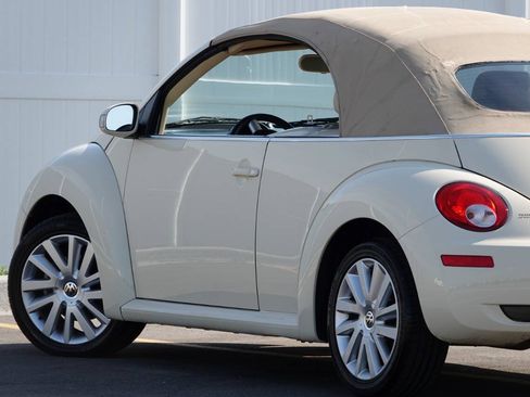 Used 2008 Volkswagen Beetle SE FWD image 20