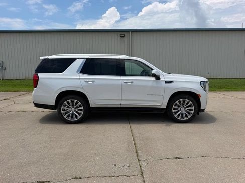 Used 2022 GMC Yukon Denali AWD/4WD image 2