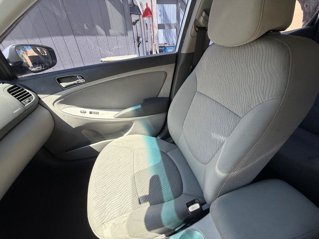 Used 2012 Hyundai Accent GLS w/ Premium Pkg 3 FWD image 16
