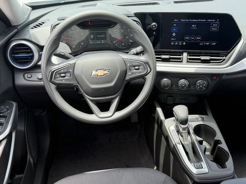 New 2026 Chevrolet Trax LS w/ LS Convenience Package FWD image 7