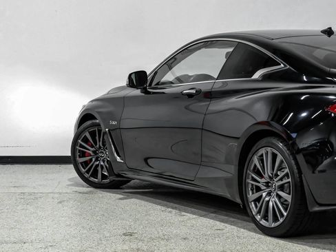 Used 2017 INFINITI Q60 Red Sport 400 RWD image 16