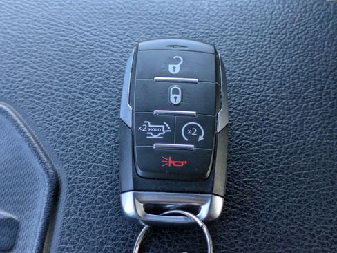 Used 2025 RAM 1500 Laramie AWD/4WD image 31