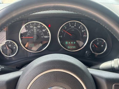 Used 2013 Jeep Wrangler Sahara w/ Connectivity Group AWD/4WD image 16