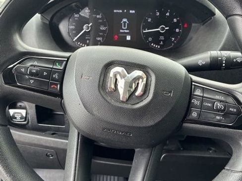 Used 2025 RAM ProMaster 2500 w/ Convenience Group image 15